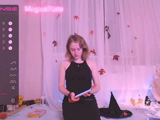 Nuotraukos MagicalKate Halloween party. Magic oil on my body @remain , full naked in pvt