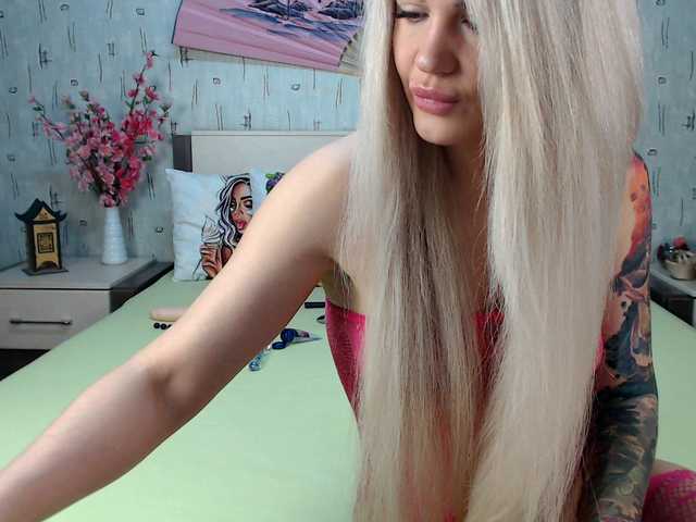 Nuotraukos prettyblonde (TOY IN FULL PVT) random vibration 21 tokens! see the menu type! Put love/