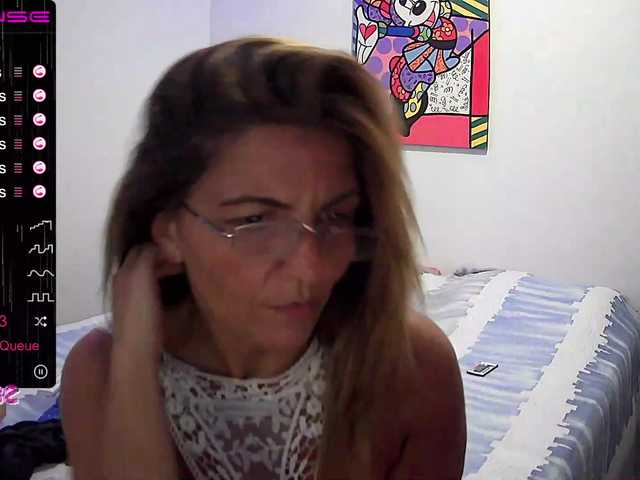 Nuotraukos Carolain39 hello guys today I need tips to be able to pay the rent of my house help me with tips thanks