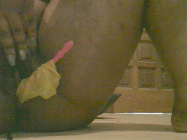 Nuotraukos nickynorth #ebony and hairy....ass20 boobs 15 pussy30 asshole40 anal200 target 500tk