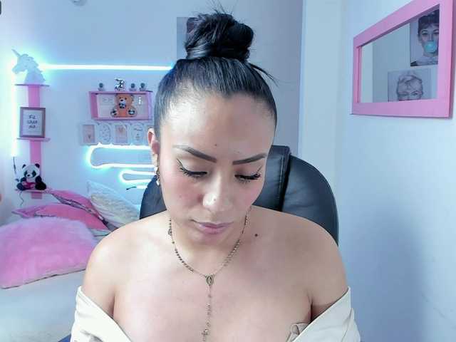 Nuotraukos paulinagalvis HEY GOOD DAY MAKE ME HAPPY LOVENSE ON MY FAVORIT NUMBER IS 77-88-100- 200 BROKE MY PUSSY AND MAKE ME VERY WET